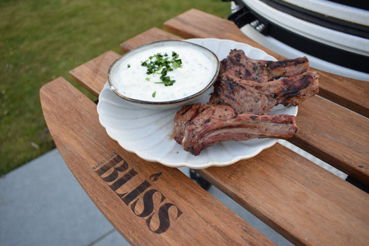 Perfect gegrilde lamskoteletten op de BLISS kamado